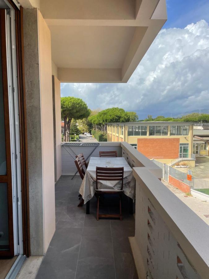 Viareggio Sabbia Bianca Apartment Bagian luar foto